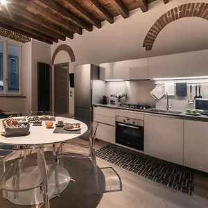 Apartment Borgo San Leonardo, Bergamo